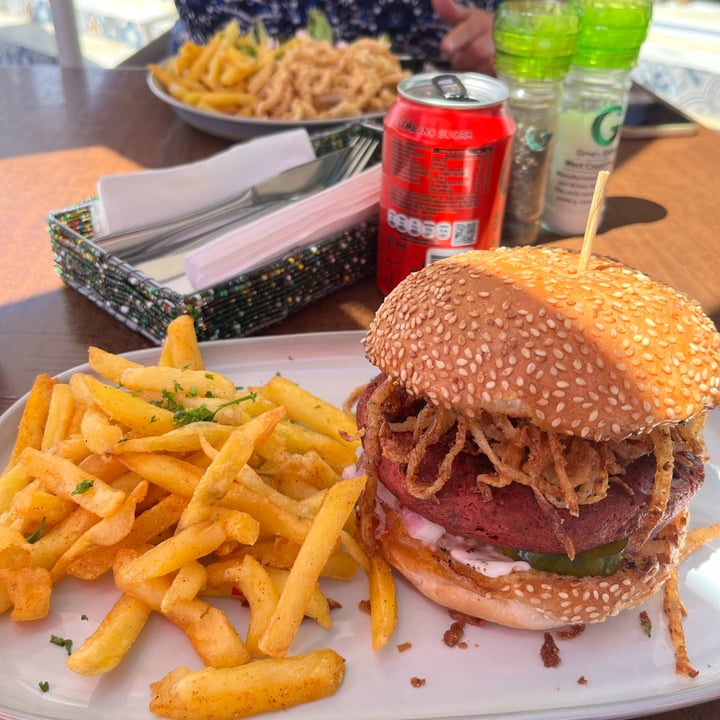 photo of The Melkbos Kitchen Beyond burger shared by @jessamygraham on  25 Apr 2024 - review