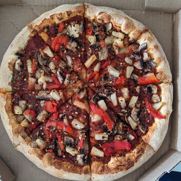 photo of Domino's Pizza Pizza with Mushrooms, Red Peppers, Pineapple, and no Cheese shared by @jandrews on  10 May 2024 - review
