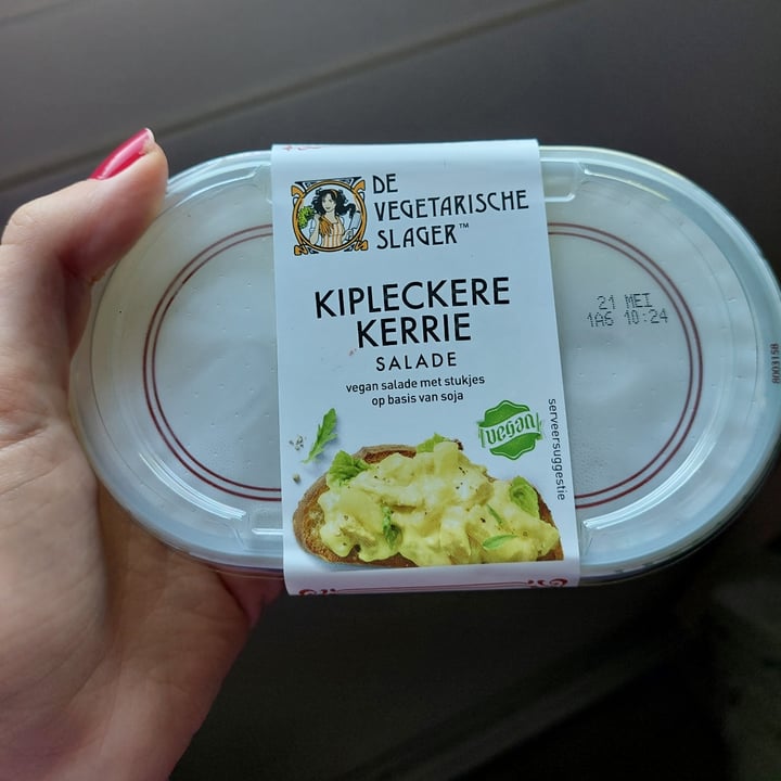 photo of De vegetarische slager kipleckere kerrie salade shared by @frendssnotfood on  02 May 2024 - review