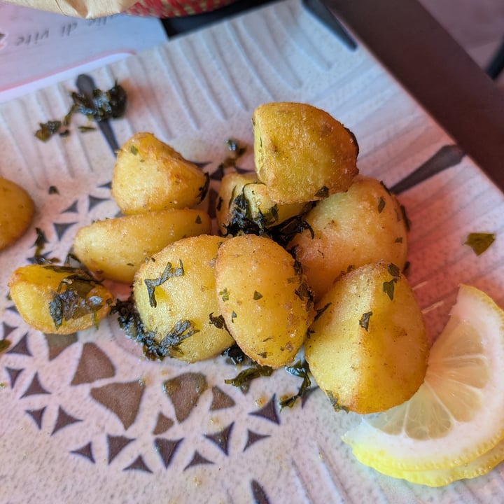 photo of Beirut Snack Patate All'Aglio shared by @annabelecter on  20 Sep 2025 - review