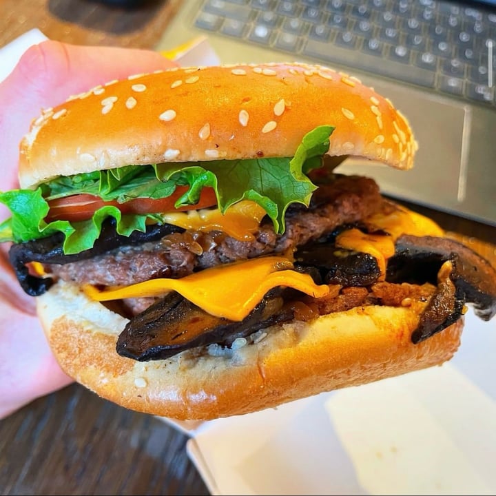 photo of PLNT Burger Double Cheeseburger shared by @themoistvegan on  18 May 2024 - review