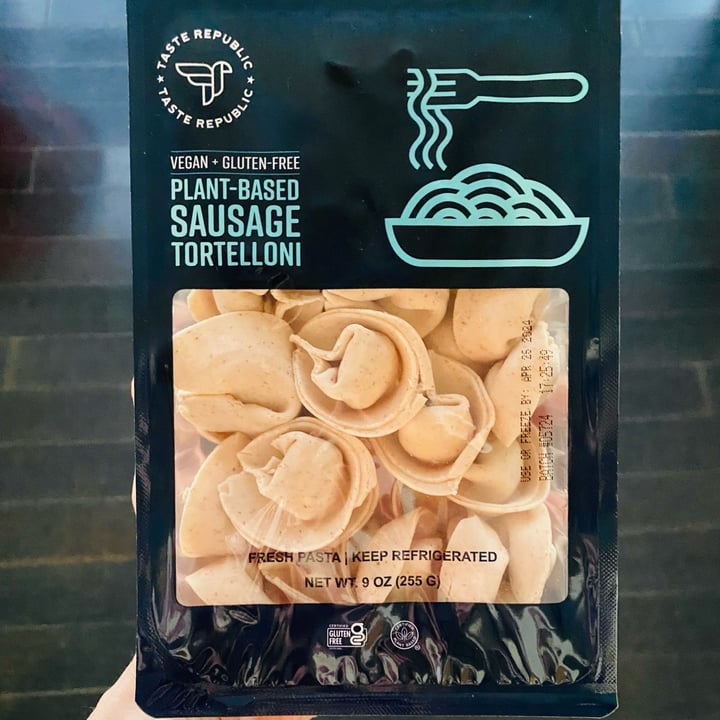 photo of Taste Republic Plant-Based Sausage Tortelloni shared by @beckyyy on  23 Apr 2024 - review