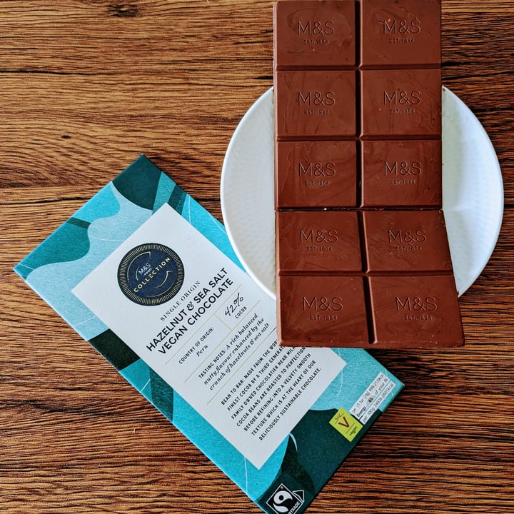 photo of Marks & Spencer Food (M&S) Hazelnut and Sea Salt Vegan Chocolate shared by @stevenneoh on  03 May 2024 - review