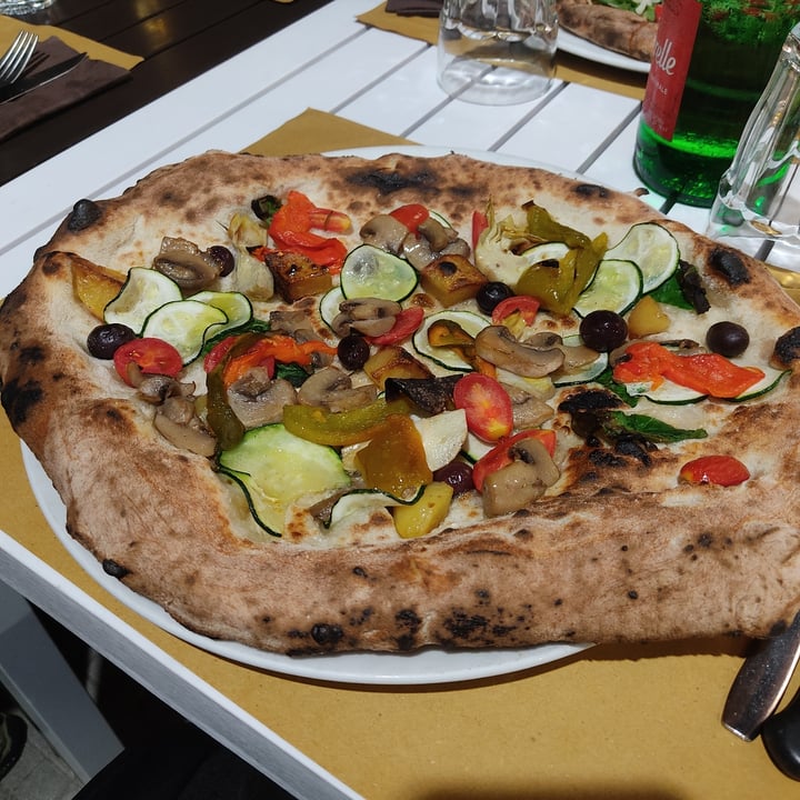 photo of Mr. Beef Pizza con verdure shared by @lauranguis on  25 Aug 2023 - review