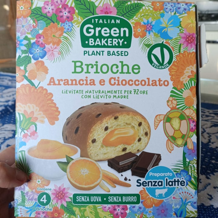 photo of italian green bakery Brioche Arancia e Cioccolato shared by @lolli on  15 Apr 2024 - review