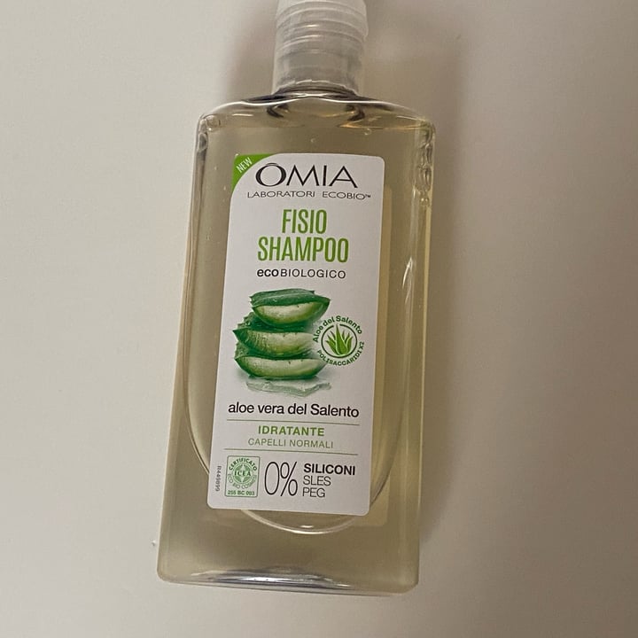 photo of Omia Laboratoires Fisio Shampoo All'aloe Vera shared by @animalionline on  31 Mar 2024 - review