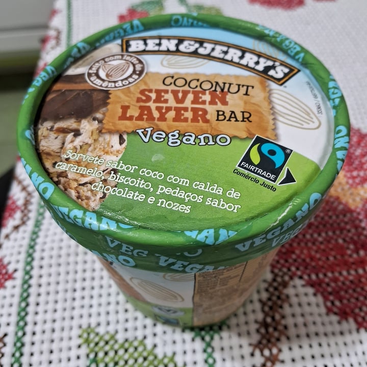 photo of Ben & Jerry's Coconut Seven Layer Bar shared by @glaurabambirra on  02 Oct 2023 - review