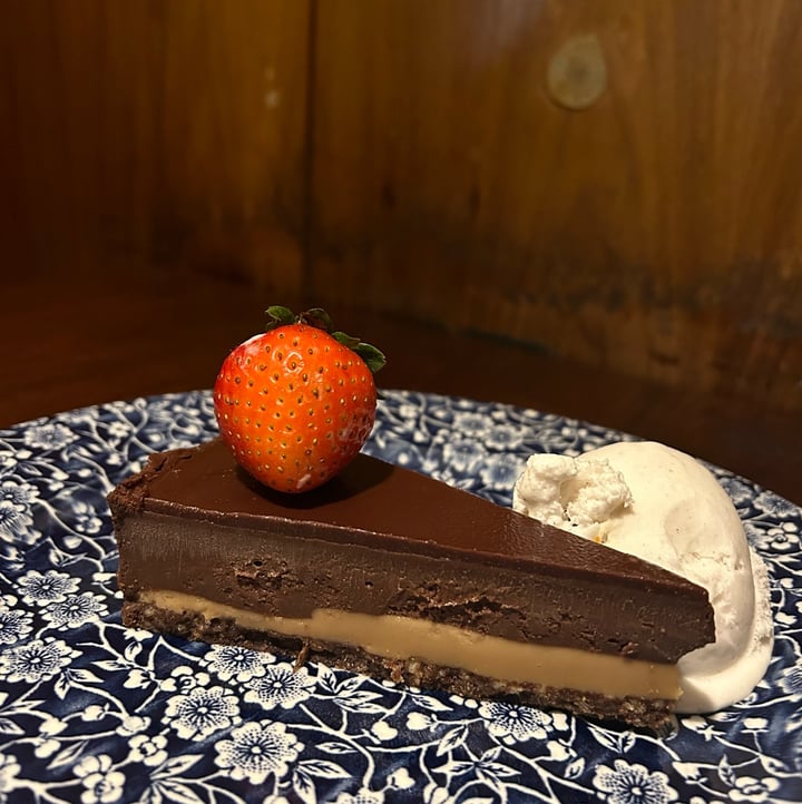 photo of Weatherspoons Pubs Salted caramel And Chocolate Tart shared by @abbieeats_ on  07 Feb 2025 - review