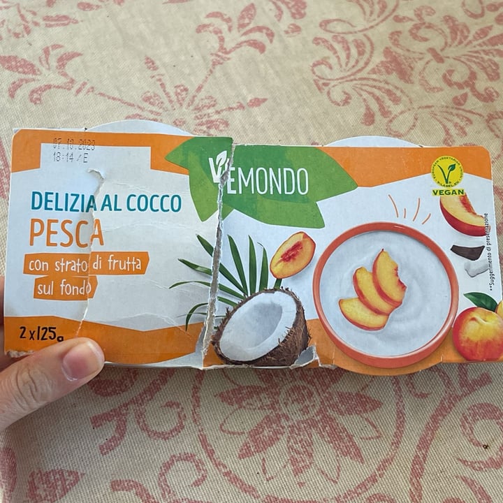 photo of Vemondo delizia al cocco pesca shared by @vegpercaso on  24 Sep 2023 - review