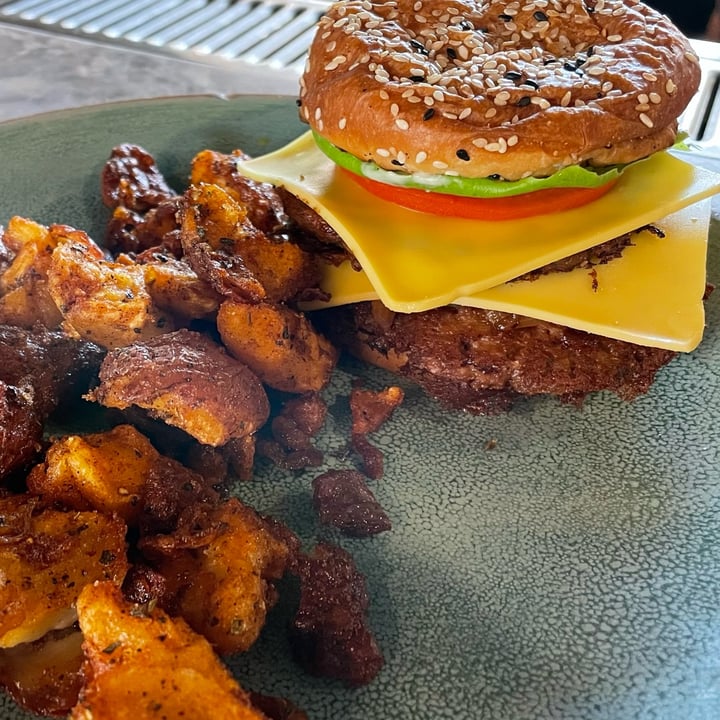 photo of BEARCAT CBD Vegan Burger shared by @koops17 on  16 Sep 2023 - review