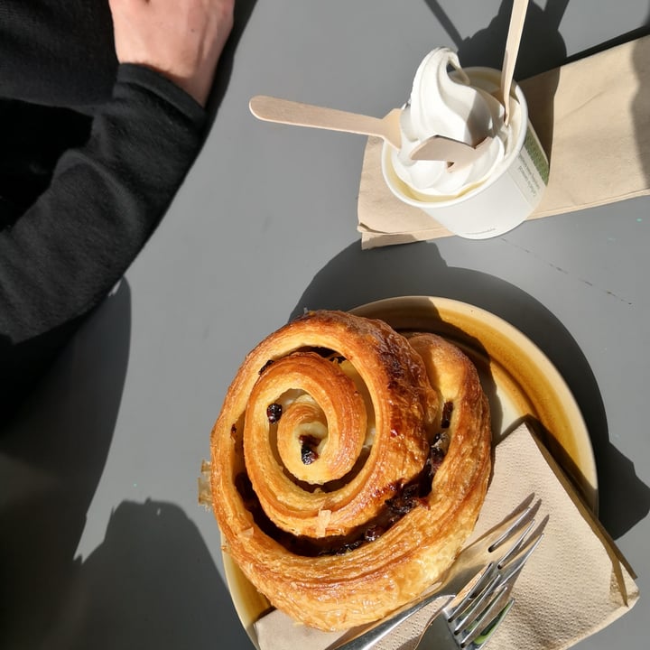 photo of Ginger Bees Café Vegan Pain Aux Raisins shared by @alistar on  27 Apr 2024 - review