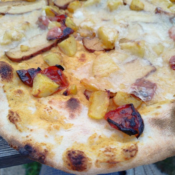 photo of Beer Garden Pizza Affumicata shared by @nausi78 on  04 May 2024 - review