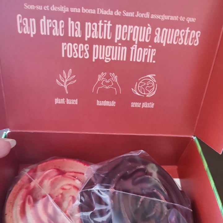 photo of Sonsu Chocolates Rosa Sant Jordi shared by @georgina722 on  23 Apr 2024 - review
