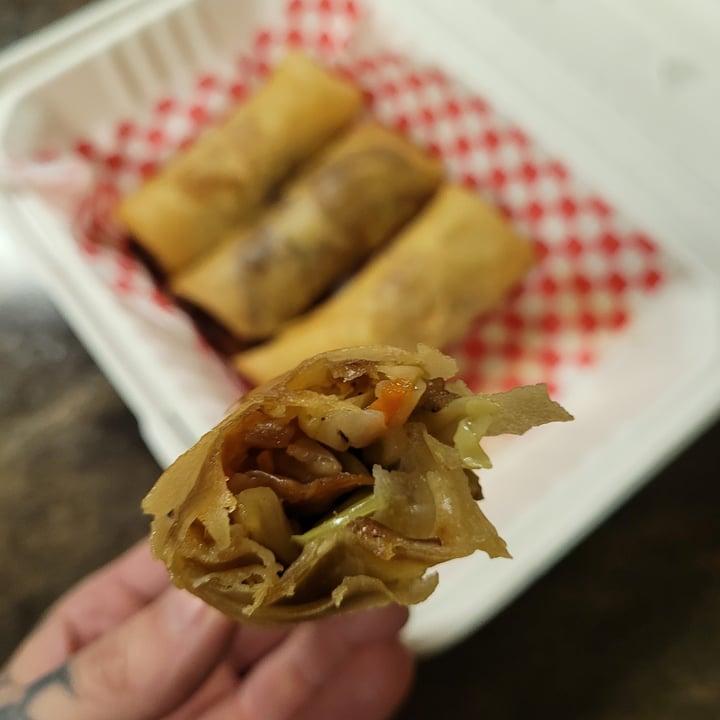 photo of Hakka Town Vegetable Spring Rolls shared by @metalmel666 on  20 Apr 2024 - review