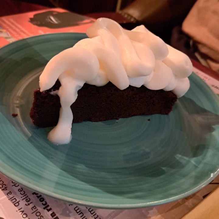 photo of The Millenium Autentico Irish Pub Original Guinness Vegan Guinness Cake shared by @veeckie on  03 Sep 2023 - review