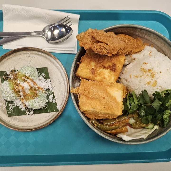 photo of Hewlett Packard Enterprise Tofu Penyet and Gula Melaka shared by @veganlad on  03 Jul 2025 - review
