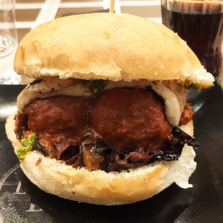 photo of Burger's bro' Red Polpet shared by @claudiasquillante on  02 Mar 2024 - review