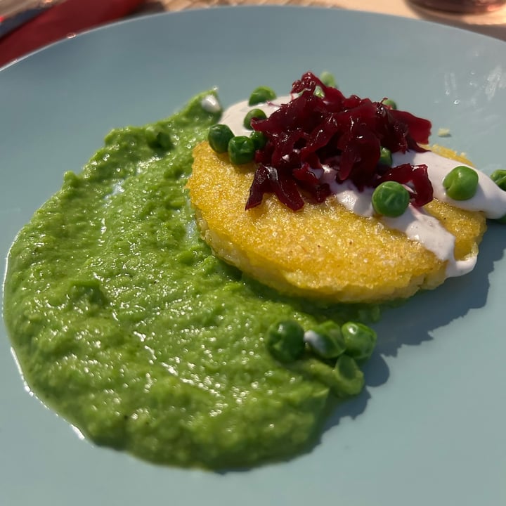 photo of Veghu Medaglione di polenta e piselli shared by @emmearn on  25 Sep 2023 - review