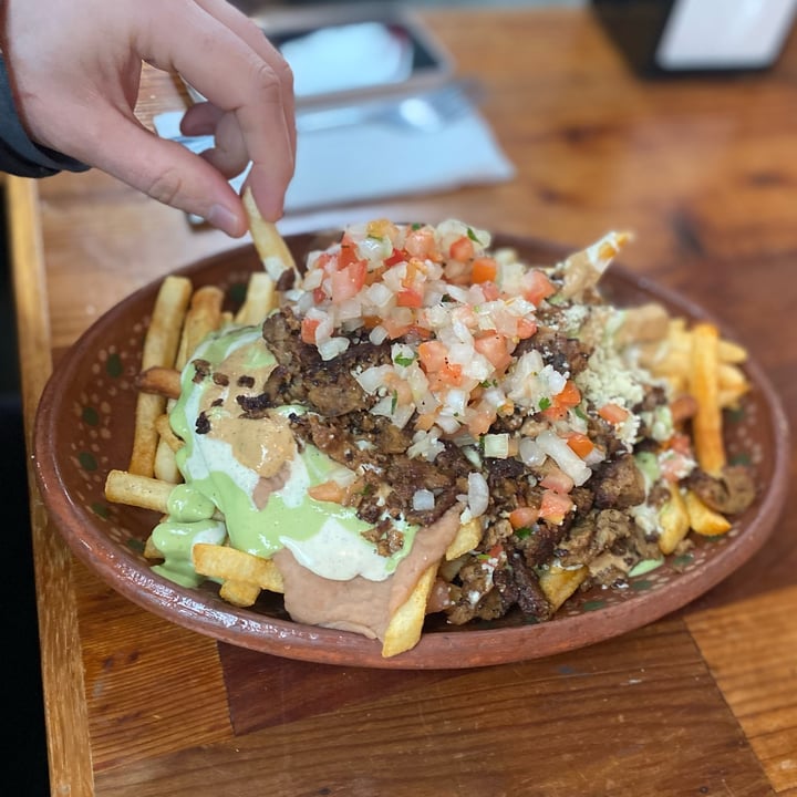 photo of Mis Tacones Nachos con papas shared by @knorthway on  07 Jan 2024 - review