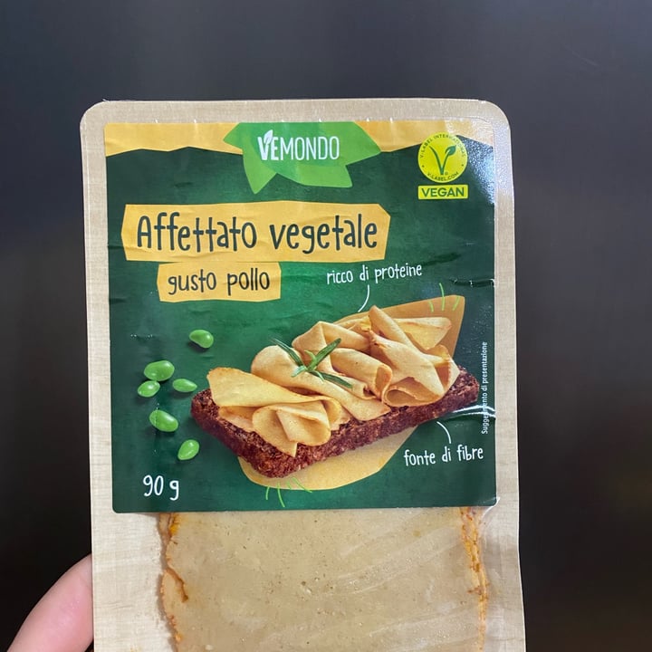 photo of Vemondo Affettato Vegetale Gusto Pollo shared by @ffede05 on  02 Jan 2024 - review