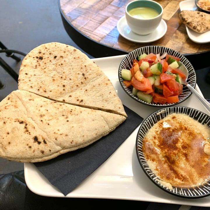 photo of Fixed Gear Coffee - Maastricht Pitta And Hummus shared by @vegpledge on  05 Feb 2024 - review