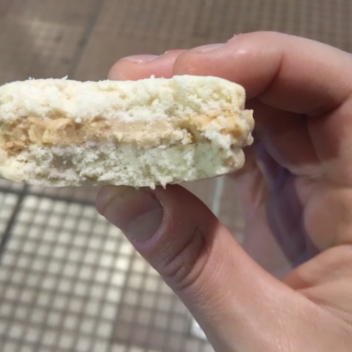 photo of Boccone Alfajor De Maicena Relleno De Maní shared by @marionleslie on  29 Oct 2024 - review