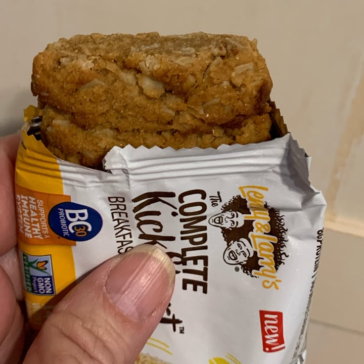 photo of Lenny & Larry’s The Complete Kick Start Breakfast Bars Banana Chocolate Chip shared by @onehungryvegan on  28 Apr 2024 - review