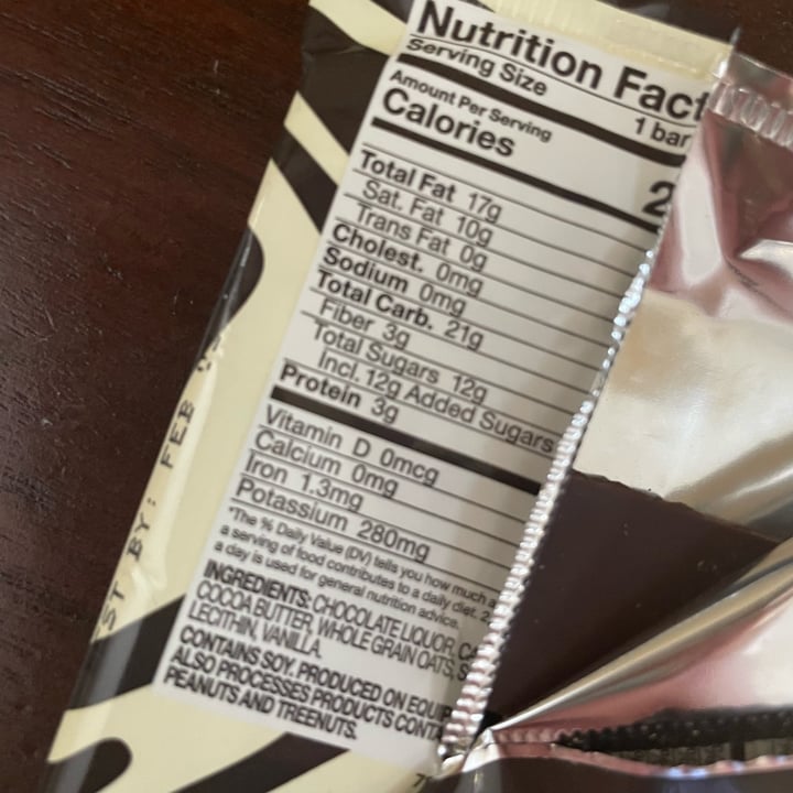 photo of Endangered Species Chocolate Oat Milk + Dark Chocolate shared by @claudiad on  06 Sep 2024 - review