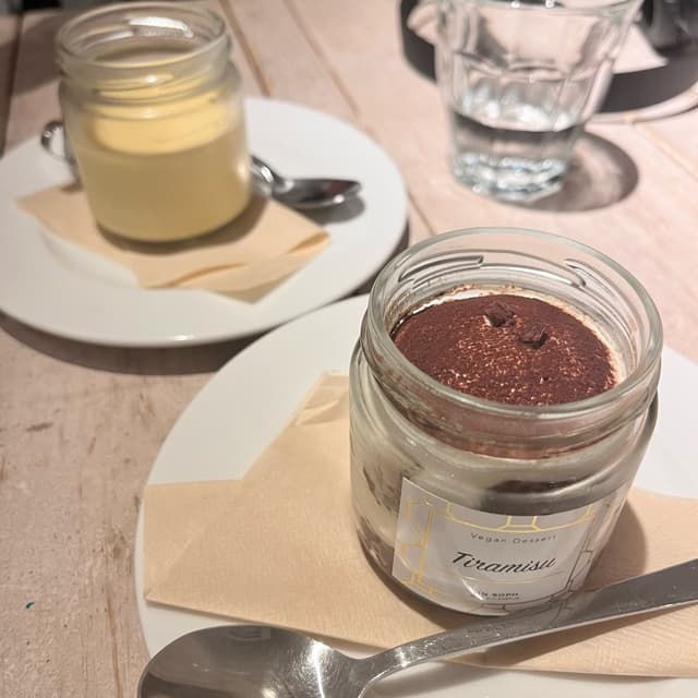 Photo of the dish “burgers, tiramisu & pudding”