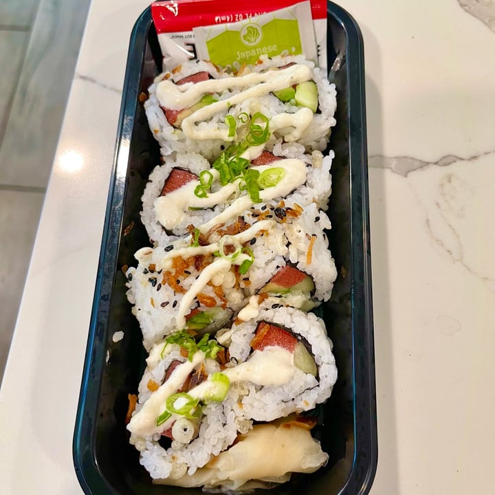 photo of Genji Plant-Based Tuna California Roll shared by @ellefire on  15 Oct 2023 - review