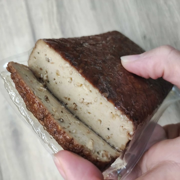 photo of Taifun Tofu affumicato mandorle sesamo shared by @dontinella on  19 Apr 2025 - review