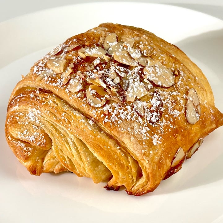 photo of Sweetpea Baking Co. Almond Croissant shared by @pdxveg on  03 Jan 2024 - review