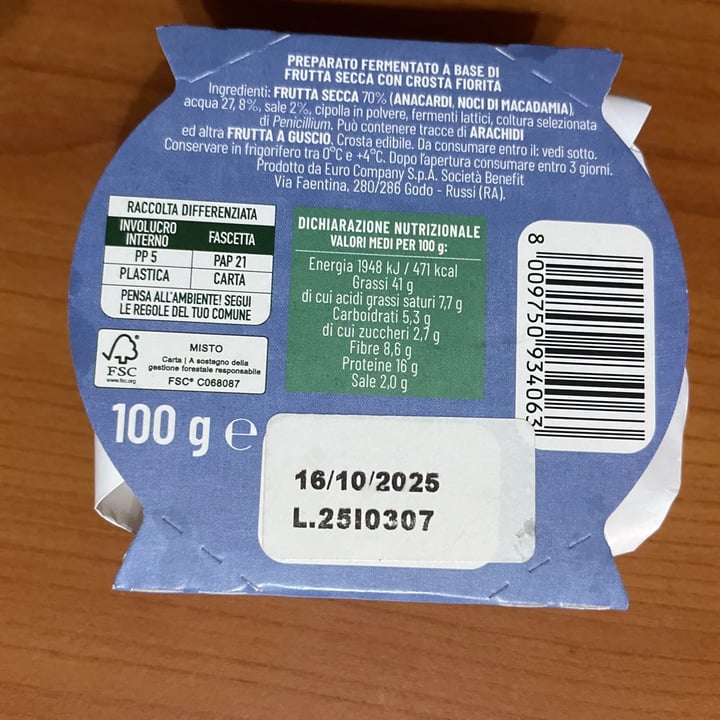 photo of Fermello Crosta Fiorita Di Frutta Secca shared by @flamy on  11 Oct 2025 - review