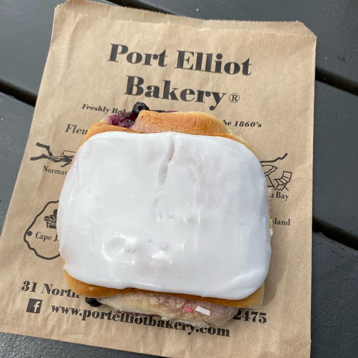 Port Elliot Bakery Port Elliot, Australia Blueberry Scroll Review abillion