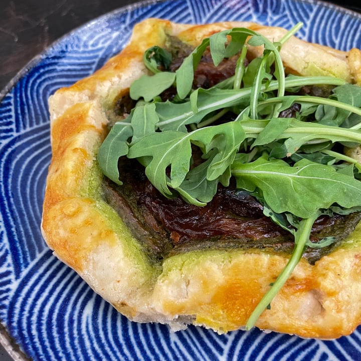 photo of Houldens Rise Above Pesto, Onion & Arugula Galette shared by @alleycatz on  03 Oct 2023 - review