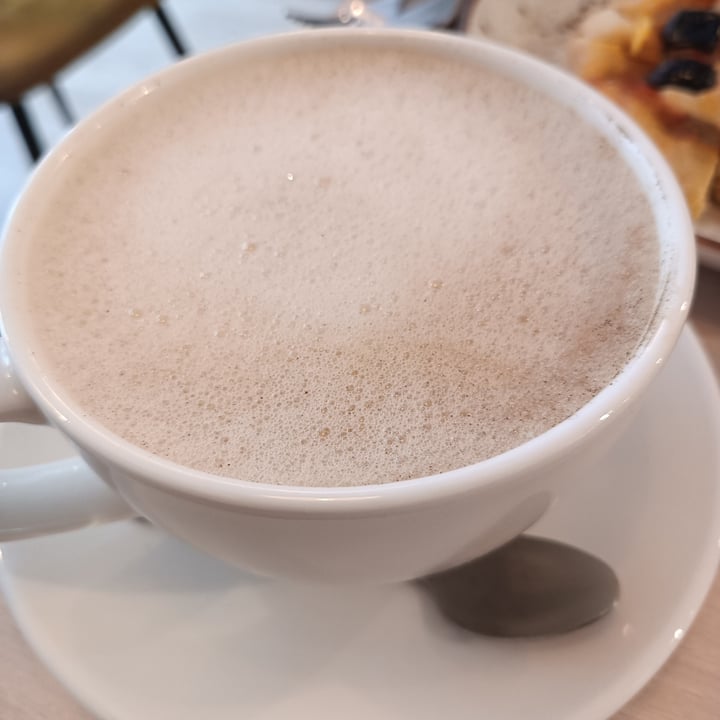 photo of Che Vegan café chai latte shared by @tanialba on  17 Nov 2024 - review