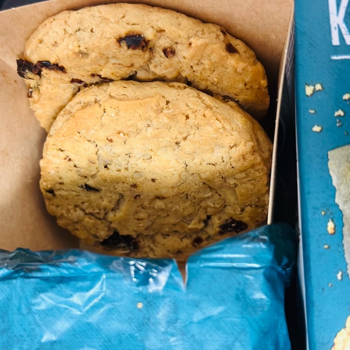 photo of Plant Kitchen (M&S) 8 chewy cherry bakewell cookies shared by @echoo on  05 May 2024 - review