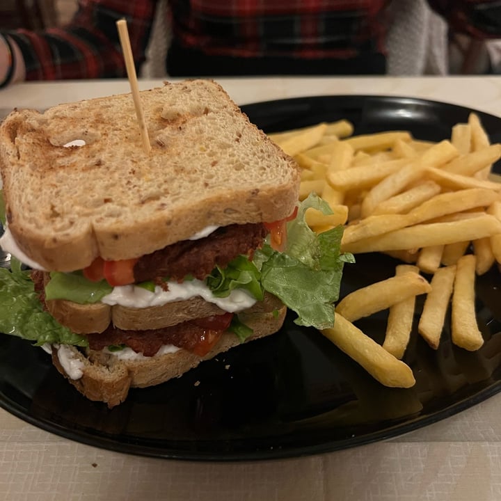 photo of Taverna Da Bruno Beyond Burger shared by @jeneri on  03 Jan 2024 - review