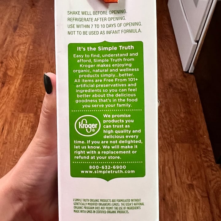 photo of Simple Truth Unsweetened Soy Milk shared by @marykathryncs on  12 Sep 2023 - review