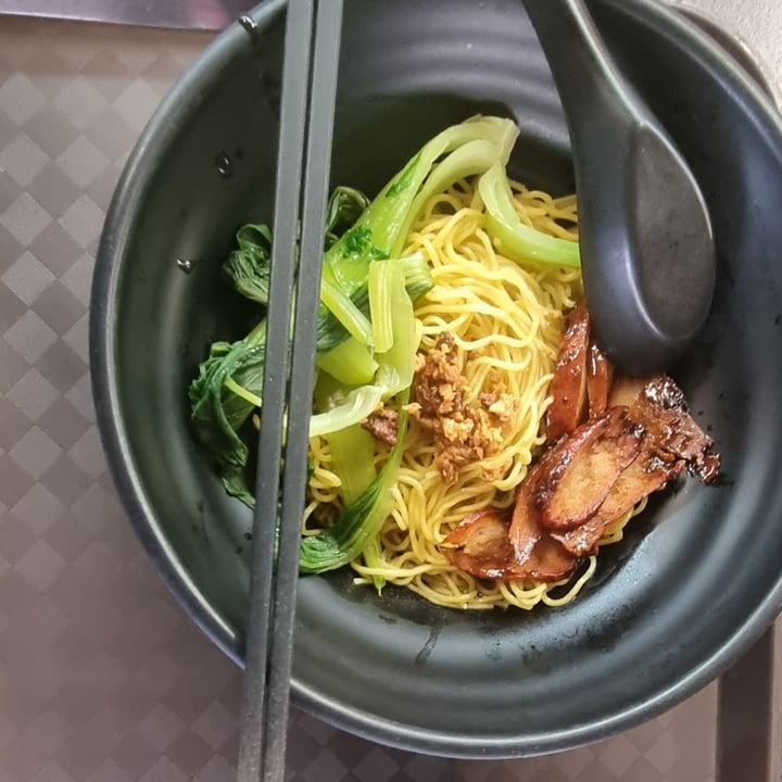 photo of Makan Vegan 斋这里 Syed Alwi Vegetarian Wanton Noodle Dry shared by @vegehappy on  31 Aug 2024 - review