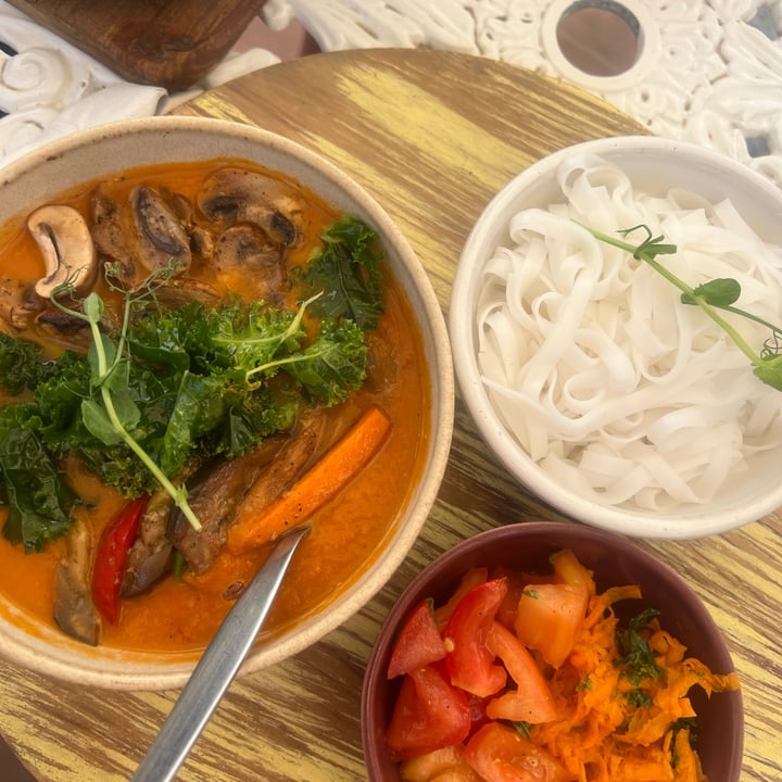 photo of Cafe Galeria House of Wonders Thai Curry Soup With Rice Noodles & Salad shared by @kimsteyn on  05 Aug 2024 - review
