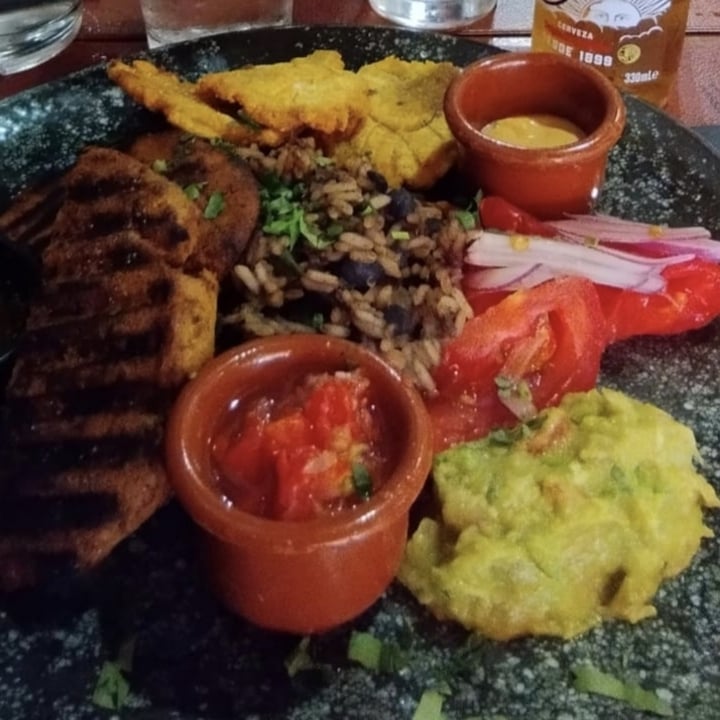 photo of Andino Gastrobar Plato centroamericano vegano shared by @lauratrico on  22 Sep 2023 - review