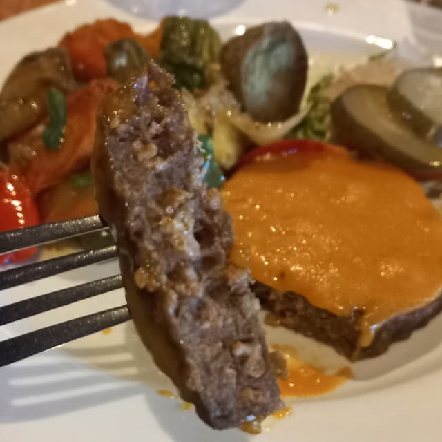 Photo of the dish “Vegan Burger al plato con Vegetales Grillados”