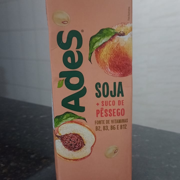 photo of Ades Ades + Suco de Pêssego shared by @juliadetogni on  26 Dec 2023 - review