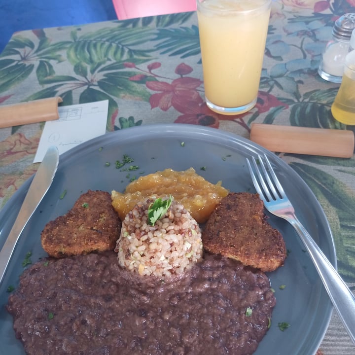 photo of Vegetao Prato 1 vegan do dia shared by @chuusavethebees on  28 Jun 2024 - review