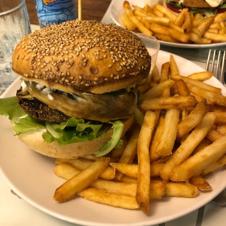 photo of Paninoteca Grazie Rosa Senza Glutine E Lattosio Burger vegano shared by @aaaagaaataaaa on  22 Apr 2024 - review