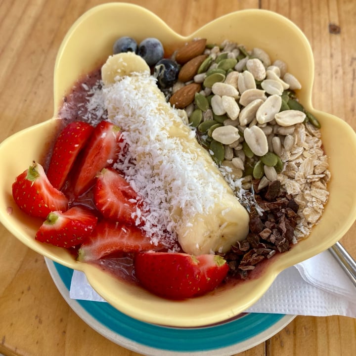 photo of Océano Surf&Café Bowl Frutos Rojos shared by @rociiroo on  01 Jan 2024 - review