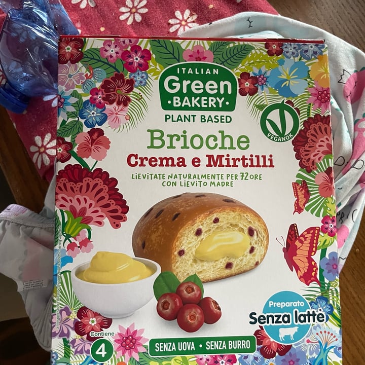 photo of italian green bakery Brioche Crema E Mirtilli shared by @saramaya on  27 May 2024 - review