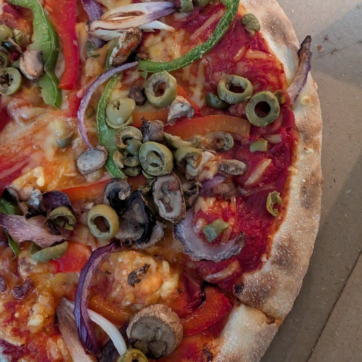 photo of New York Pizza Beuningen Vegan Californian Veggie Pizza shared by @vganbeast on  08 Apr 2025 - review