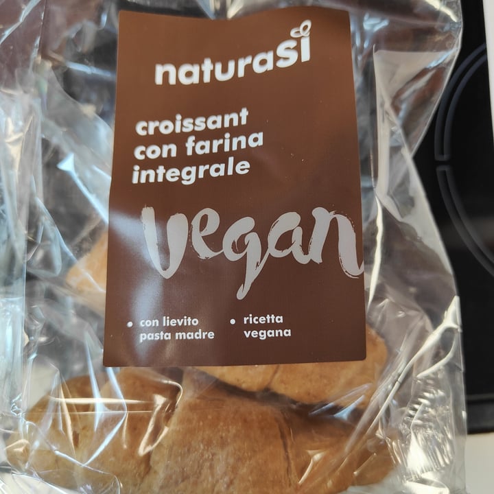 photo of Natura Sì Croissant con farina integrale shared by @gilazza on  17 Jun 2025 - review